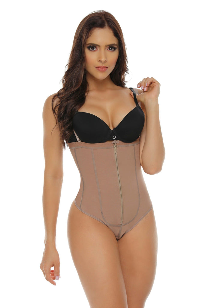 This innovative shaper thong, was designed with reinforcement panels on the front to help support your abdomen and sculpts your entire torso.
